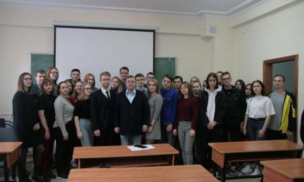 Павел Веселов встретился со студентами-политологами