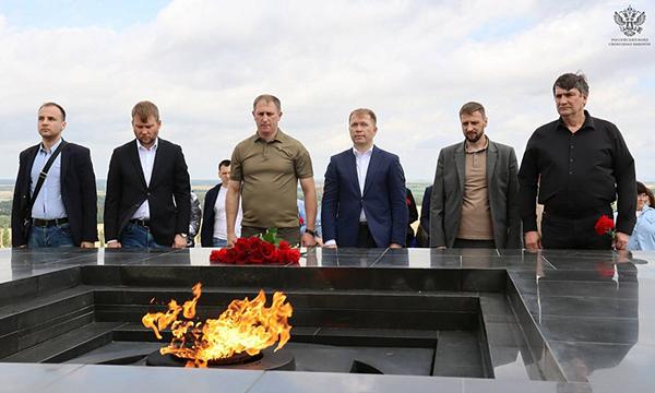 Члены ЦИК России почтили память защитников Донбасса