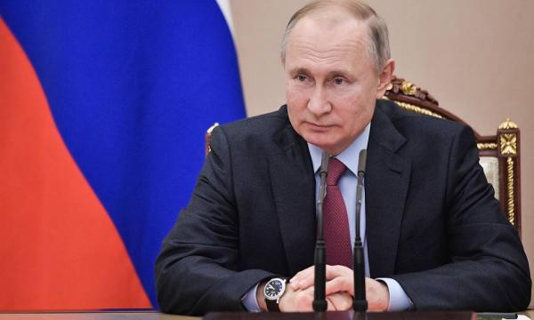 Президент России Владимир Путин поручил подготовить федеральный проект по патриотическому воспитанию
