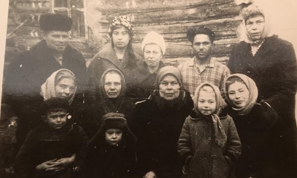 Светлана Ханина: «Нет в России семьи такой, где б не памятен был свой герой...»